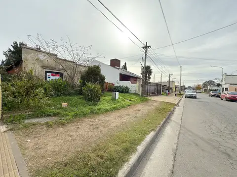 EN VENTA TERRENO CON CONSTRUCCIÓN VILLA ITALIA