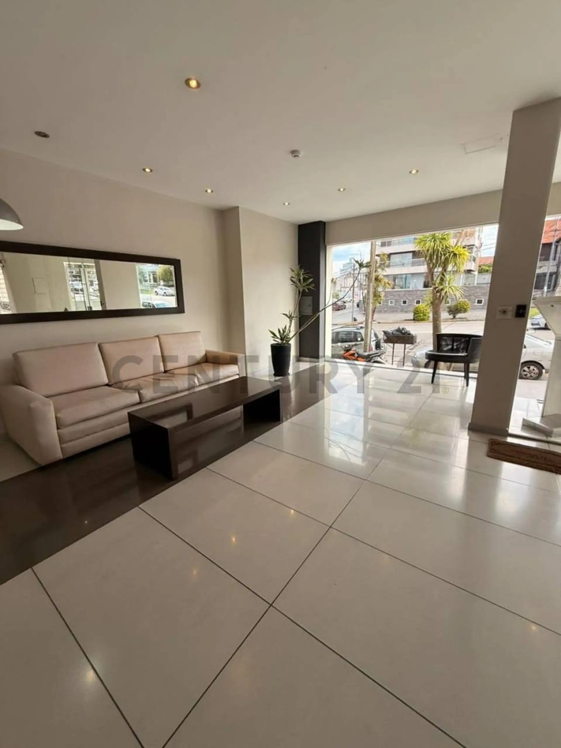 VENTA DEPARTAMENTO 4 AMBIENTES VISTA LATERAL AL MAR DOBLE COCHERA/BAULERA STELLA MARIS