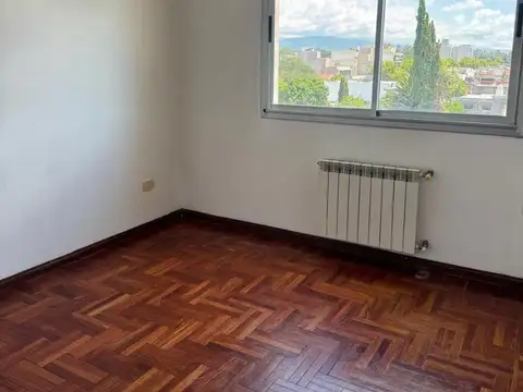 Departamento en Alquiler en Zona Centro, $ 730.000