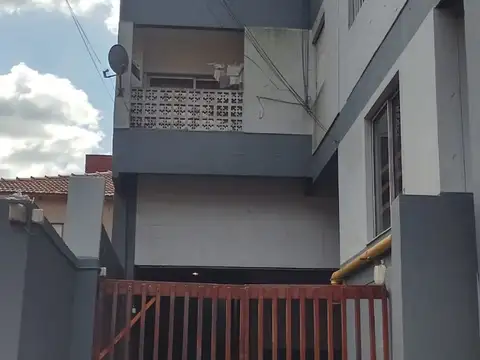 113 - MENSAJERIAS 200, Piso 1