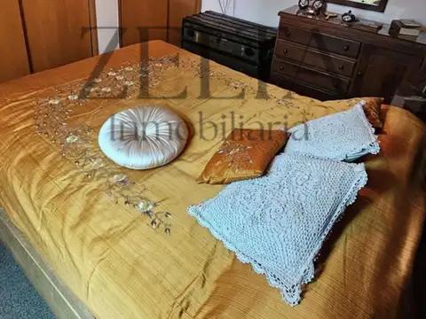 Casa 8 ambientes con 3 baños