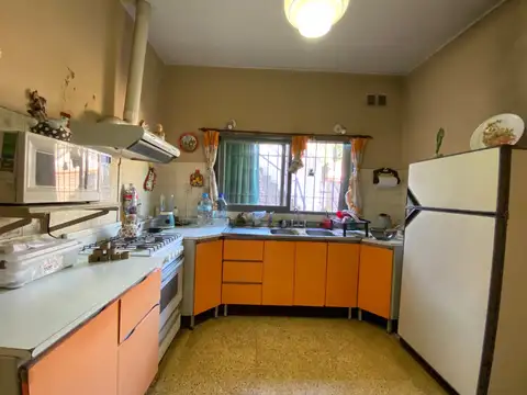 Casa 4 ambientes con 1 baño