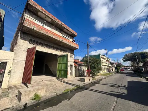 GALPON impecable +200m2 cub, cerca de todo! Para los que buscan prolijidad y confort!