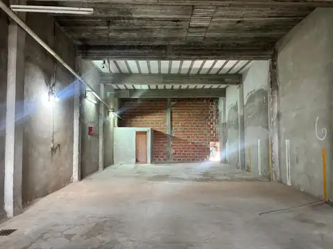 GALPON impecable +200m2 cub, cerca de todo! Para los que buscan prolijidad y confort!