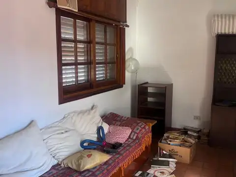 VENTA DE CASA 4 AMBIENTES EN BOEDO A REFACCIONAR