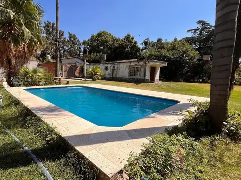 Quinta  en venta con piscina parque- Moreno