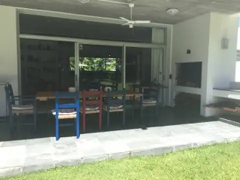 Casa en Alquiler Temporal en Playa Brava, USD 25.000