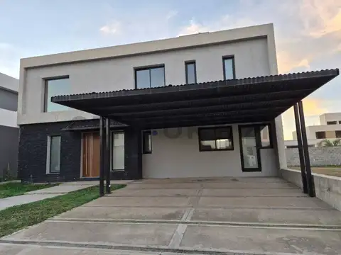 OPORTUNIDAD GRAN CASA 5 dormitorios c/ pileta, 196m2 construidos, 360m2 terreno