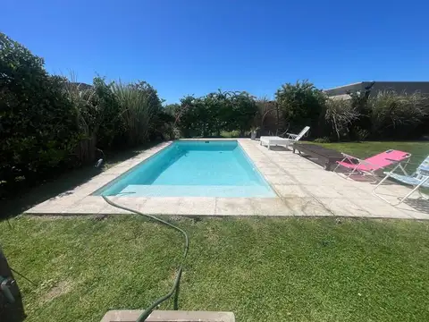 VENTA CASA 6 AMB SAN RAFAEL CON JARDIN Y PISCINA