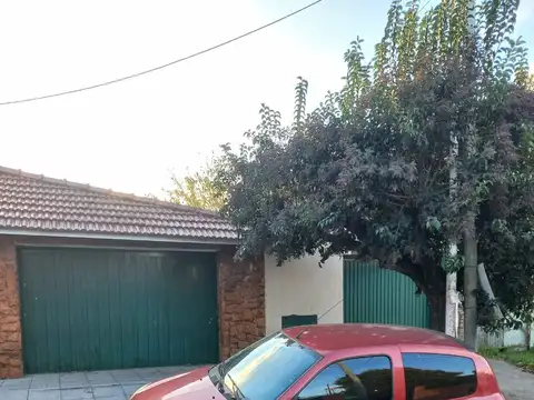 VENTA TERRENO CON   DEPOSITO EN TAPIALES