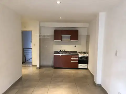 Depto Tipo Casa 3 ambientes con 2 baños