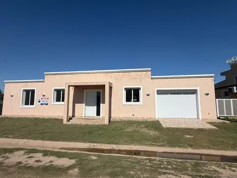 CASA EN ALQUILER DE 3 DORM.SOLARES DEL SUR CBA