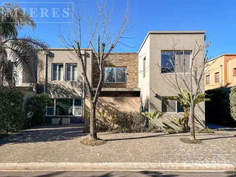 Muy linda casa en Venta en Las Palmas al agua!!