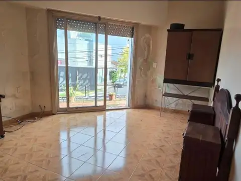 Excelente Casa/PH 4 Ambientes 1° Piso por escalera. Ideal como vivienda o Inversión!