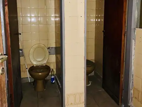 VENTA - LOCAL COMERCIAL - A RECICLAR - CENTRO Oportunidad