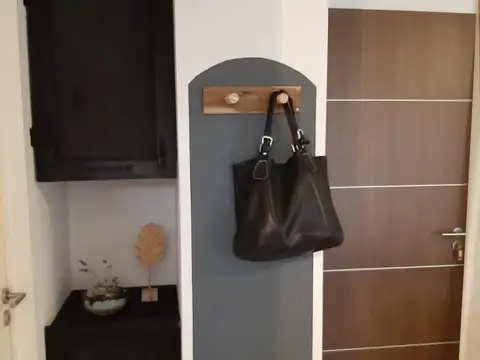 Casa en Alquiler con 2 cocheras