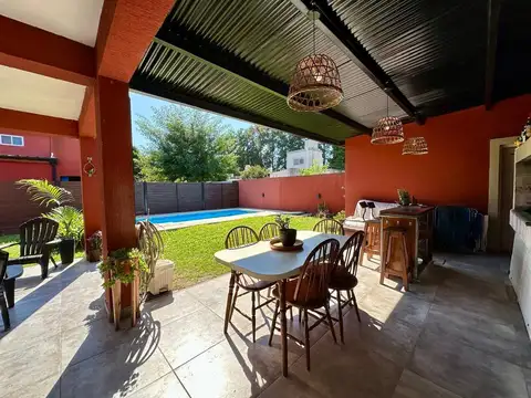 Casa en venta en Barrio Las Cardas, Loma Verde   ID 5727