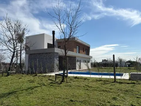 VENTA CASA SAN SEBASTIÁN-AREA 1 ZELAYA PILAR