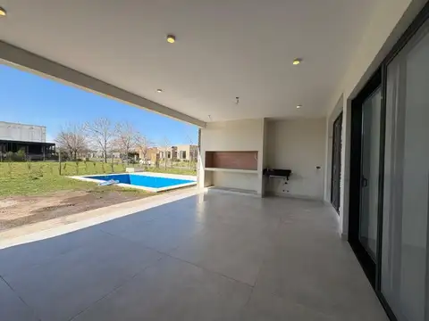VENTA CASA SAN SEBASTIÁN-AREA 1 ZELAYA PILAR