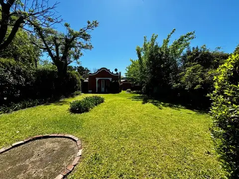 Casa en Venta con 2 cocheras