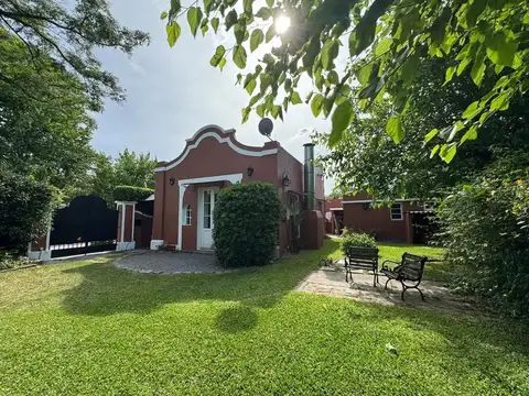 Casa 4 ambientes con 2 baños