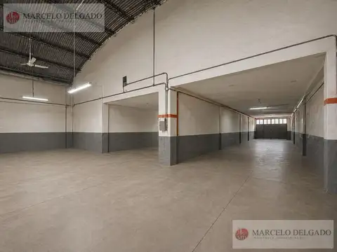 Depósito - Galpón  de 766 m2 en Parque Chacabuco - VENTA / ALQUILER