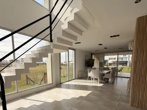 Casa en Alquiler en Terralagos, USD 49.000