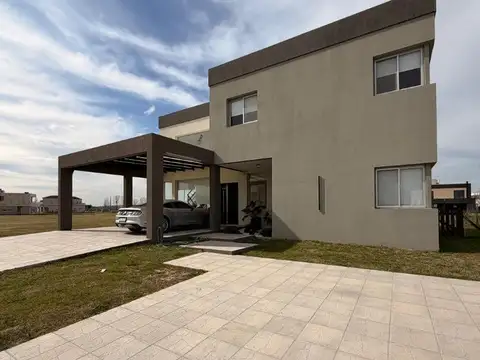 Casa en alquiler 5’dormitorios  Equipada