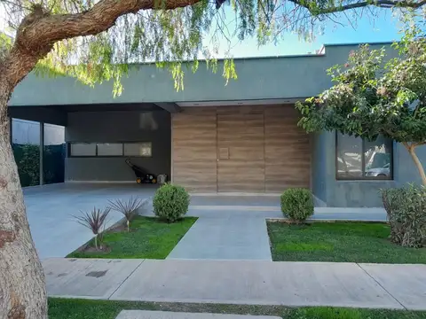 Casa en venta en Maipú en Vieytes barrio privado