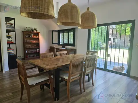 Casa 5 ambientes con 2 baños