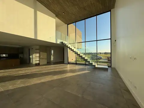 Casa en Alquiler en El Naudir, USD 3.000