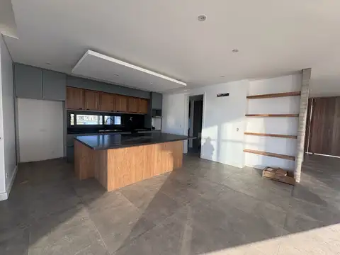 Casa en Alquiler con 1 cochera
