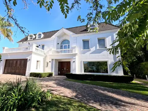 Casa en Venta en Ituzaingo, USD 2.650.000