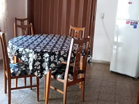 Casa en venta - 2 dormitorios - Villa Elisa