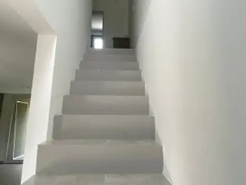 ALQUILER CENTRO DE FUNES A ESTRENAR