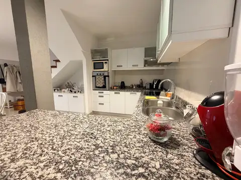 Casa 7 ambientes con 3 baños