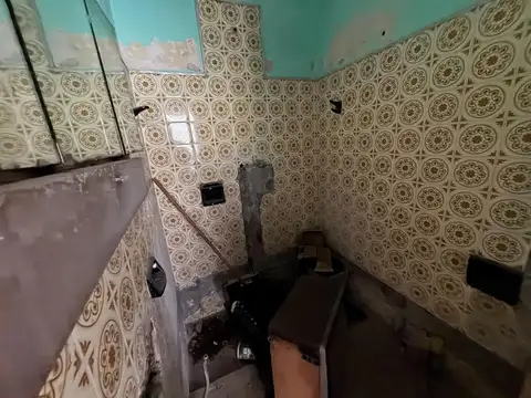 Casa 5 ambientes con 2 baños