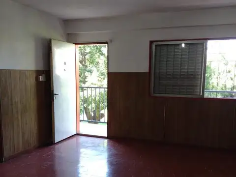 Venta Departamento tres dormitorios, España y Hospitales.