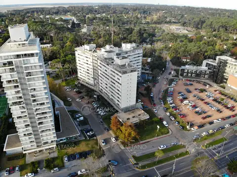 Venta Apartamento 1 Dormitorios con Piscina Roosevelt Punta del Este