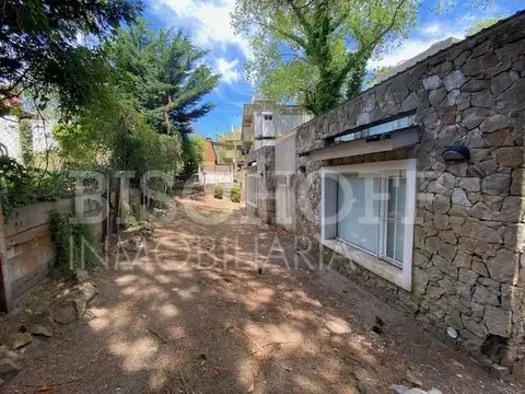 Casa 2 ambientes con 1 baño