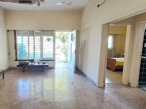 Casa 3 ambientes con 2 baños