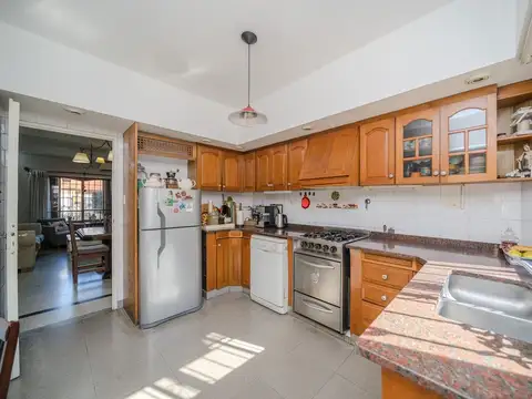 CASA 4 AMBIENTES CON PISCINA - BARRIO MURIALDO