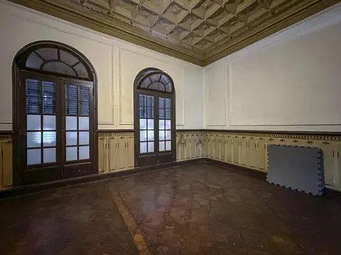 Casona comercial de 1.015m² con renta sobre Av. Pellegrini