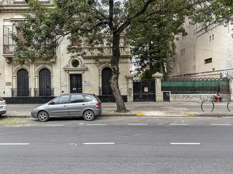 Local en Venta 77 años