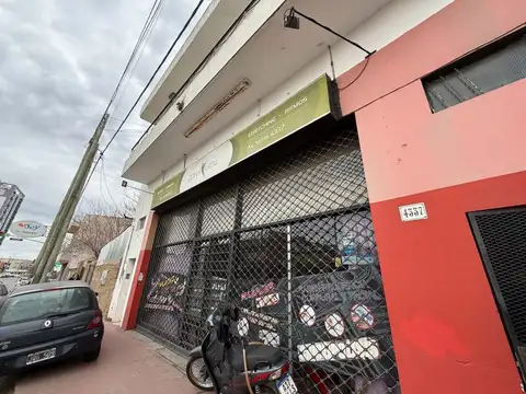 VENTA LOCAL CON VIVIENDA Y LOTE EZPELETA