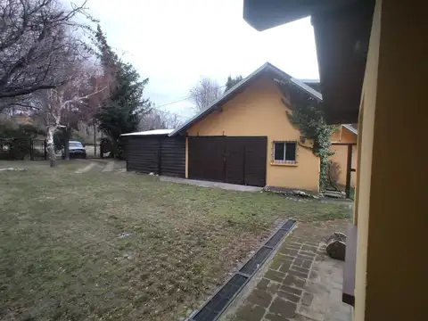 Casa 3 ambientes con 2 baños