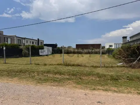 463 ENTRE 9 Y 10 LOTE 700 METROS EN EXCELENTE UBICACION BARRIO EL QUIMILAR CITY BELL