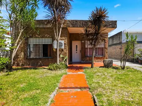VENTA CASA 2 AMBIENTES EN BERAZATEGUI OESTE