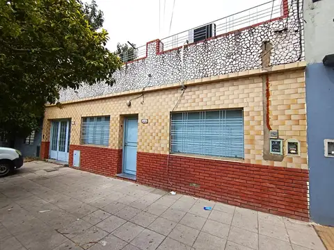 CASA MULTIFAMILIAR 4 DOR.,2  BAÑOS, GARAJE 3 AUT.TERR