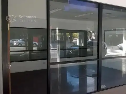 Local en Venta en La Lucila Libertador / Rio, USD 2.100.000